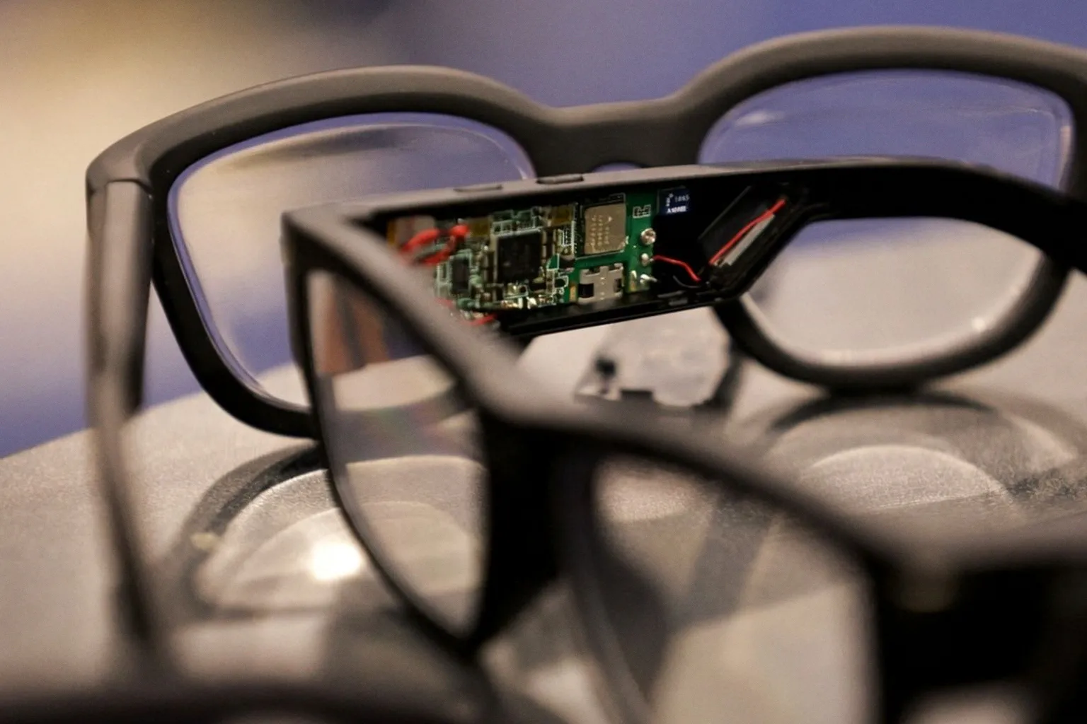 Lunettes connectées : entre objet de luxe et enjeu de sécurité